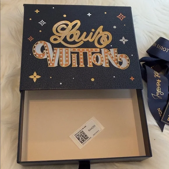 Louis Vuitton Blue and Gold Gift Box with Ribbon - Picture 5 of 13